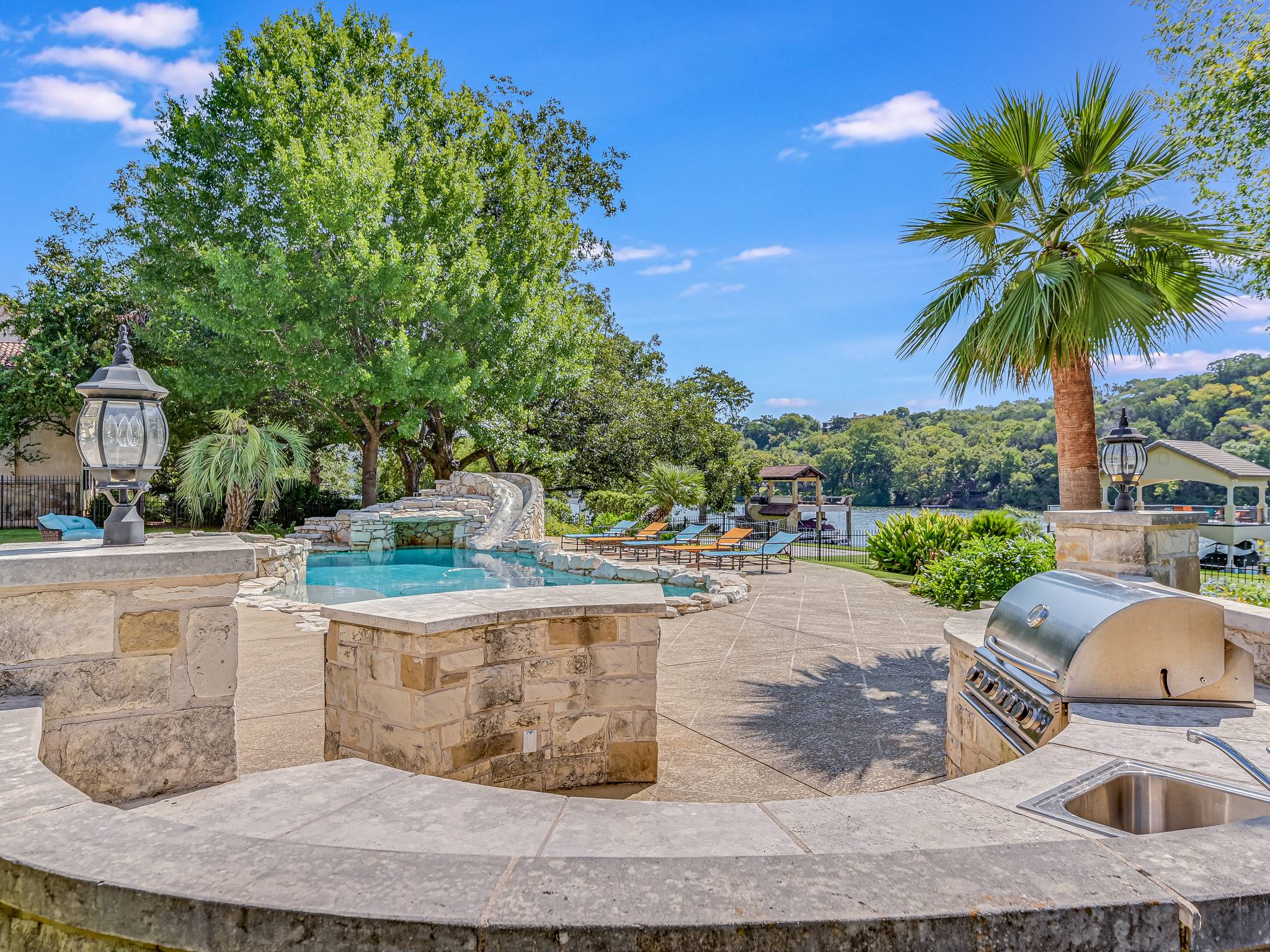 Janis Villa - Image 37