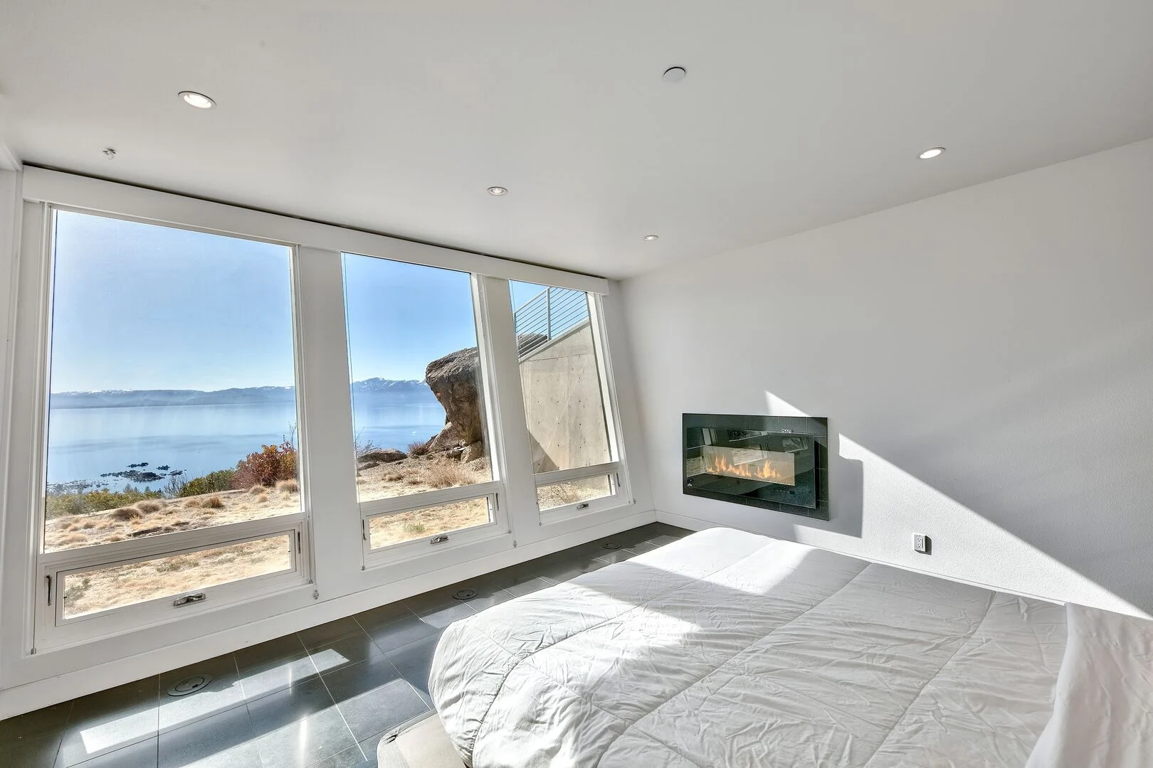 Point Place Home - Image 19