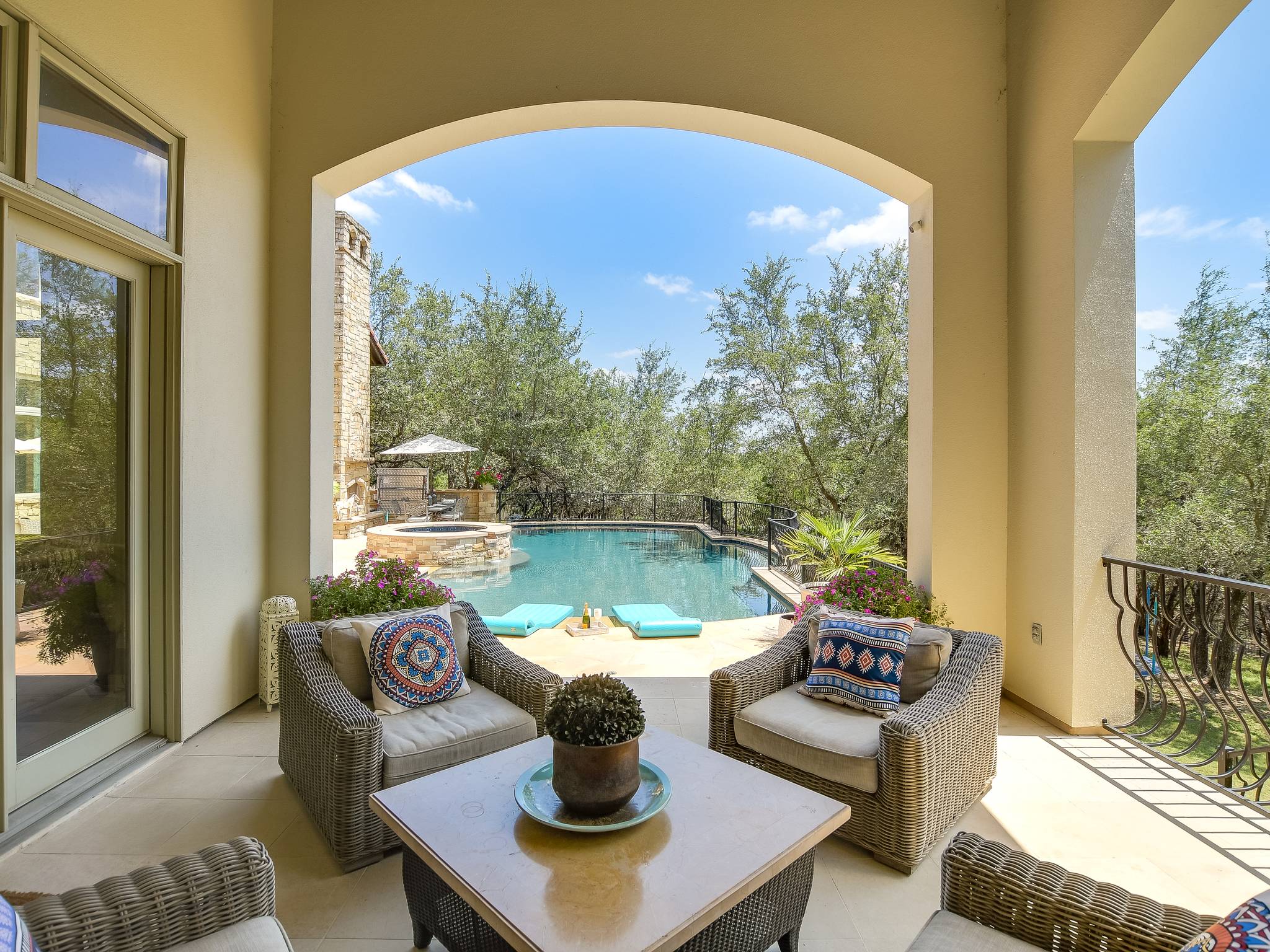 Rock Cedar House - Image 44