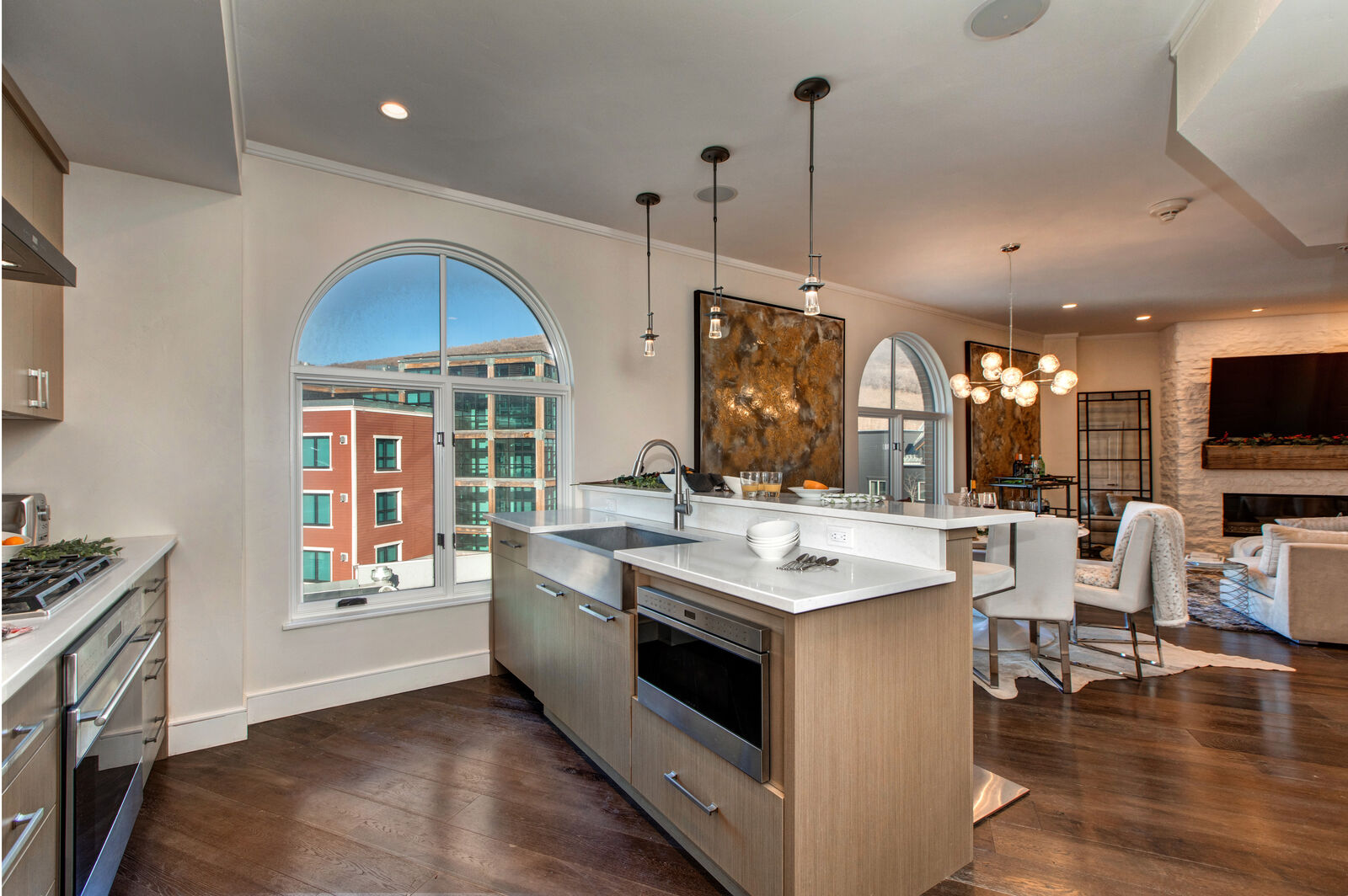 Silver Home - Image 7