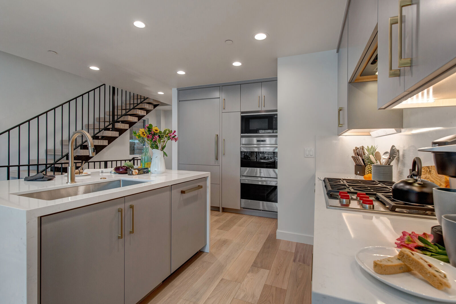 Lowell House - Image 12