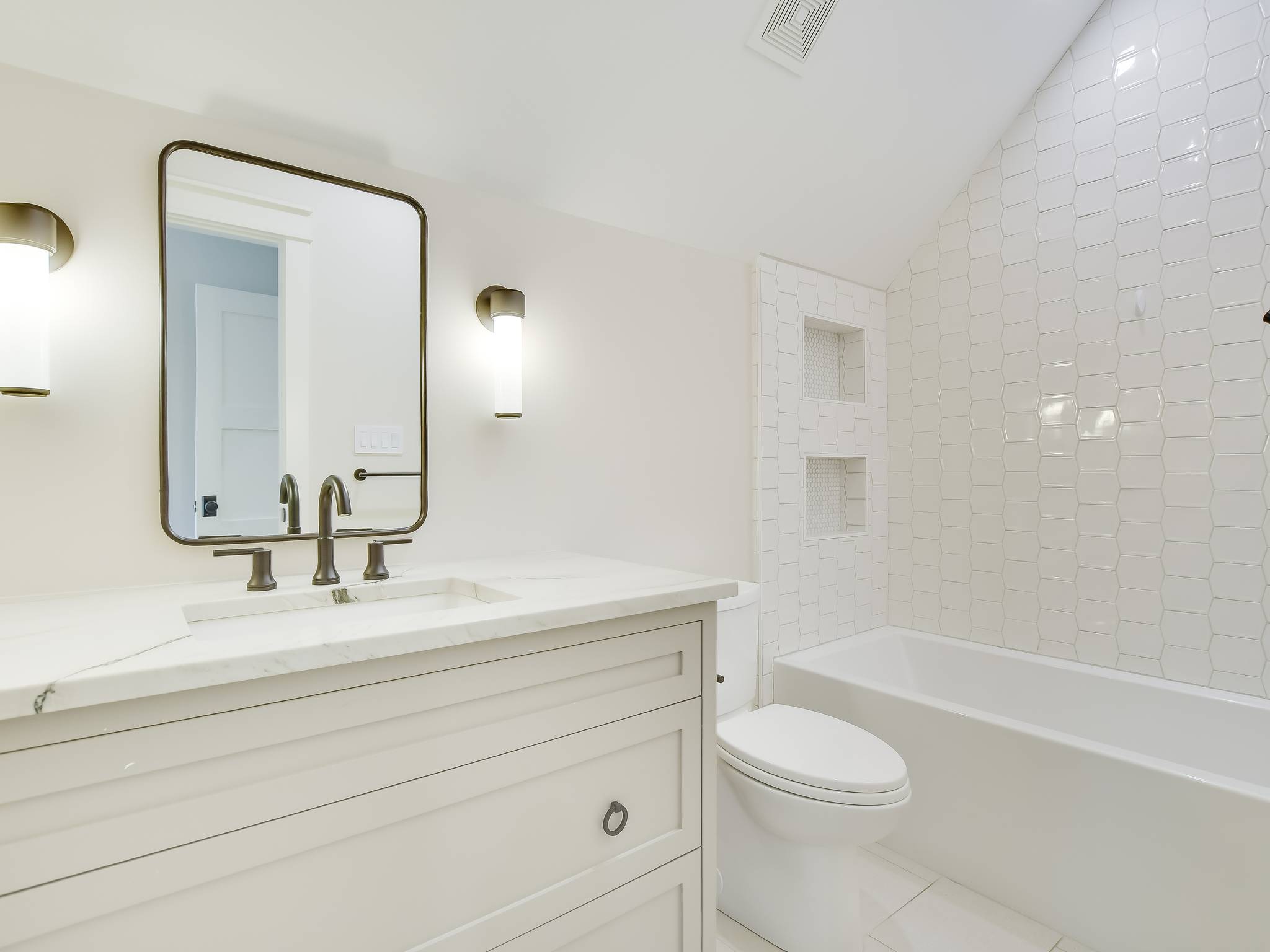 Oro House - Image 24