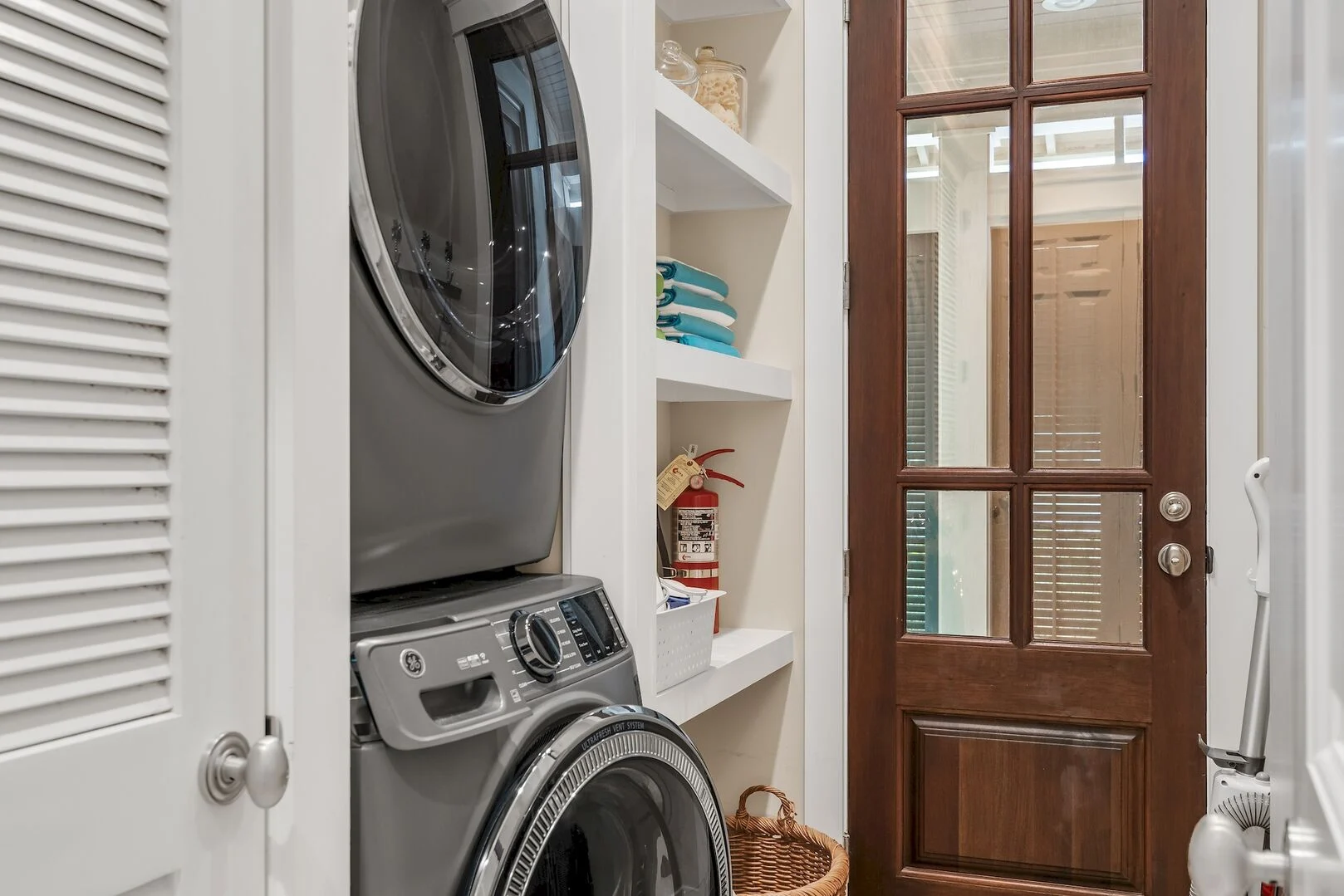 Water Street House - Image 31