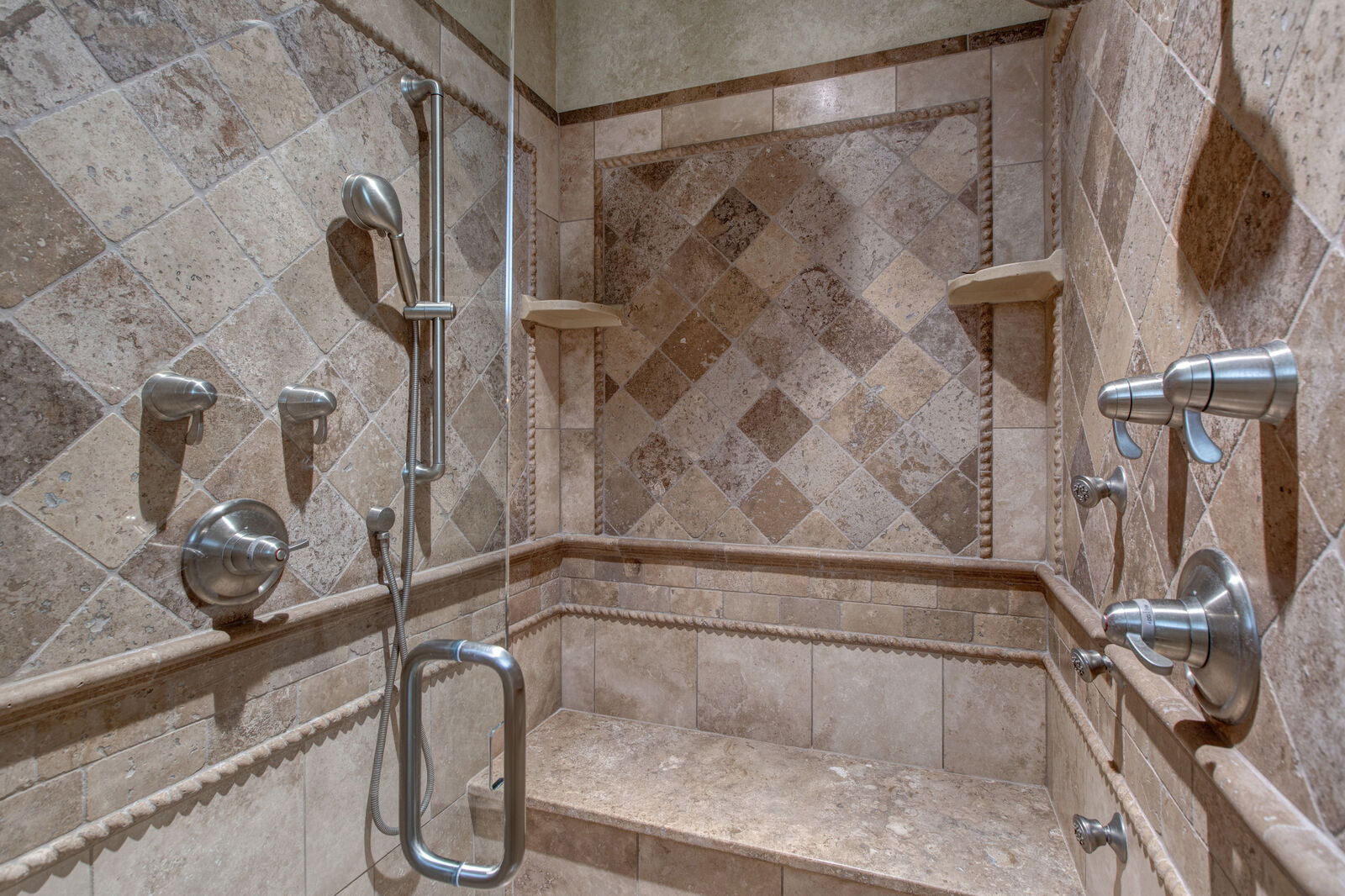 Daly House - Image 30