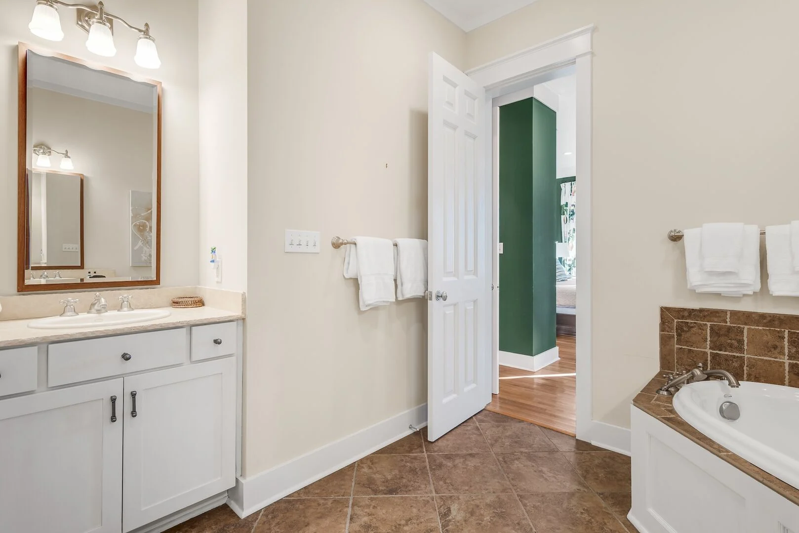 Water Street House - Image 21