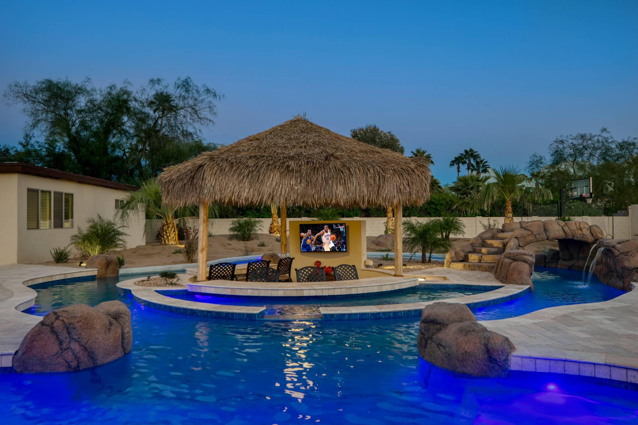 Sunrise Manor - Image 50