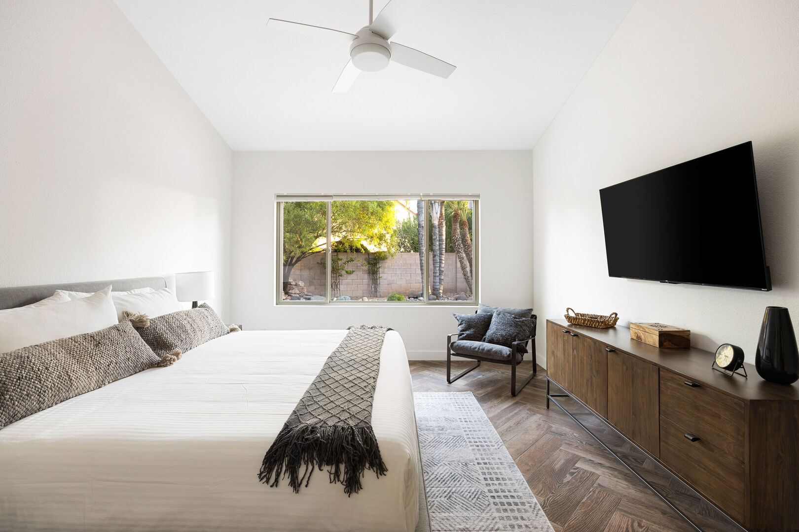 Third Mesa House - Image 25