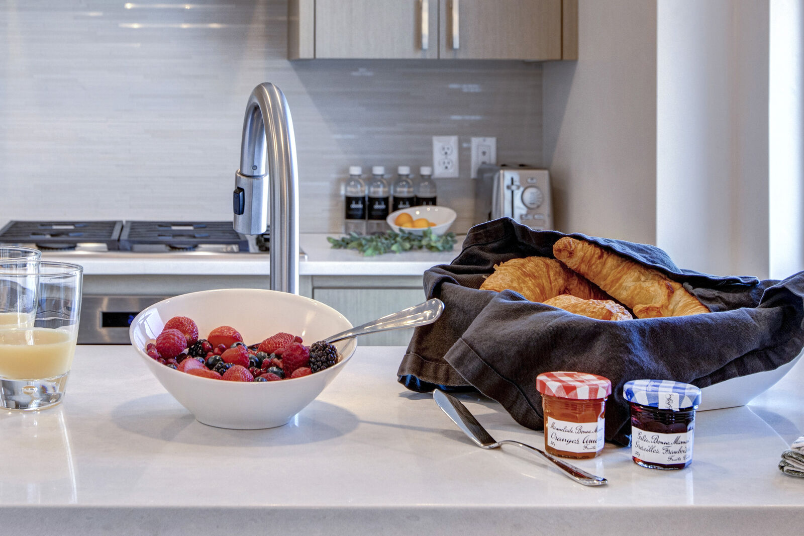 Silver Home - Image 12