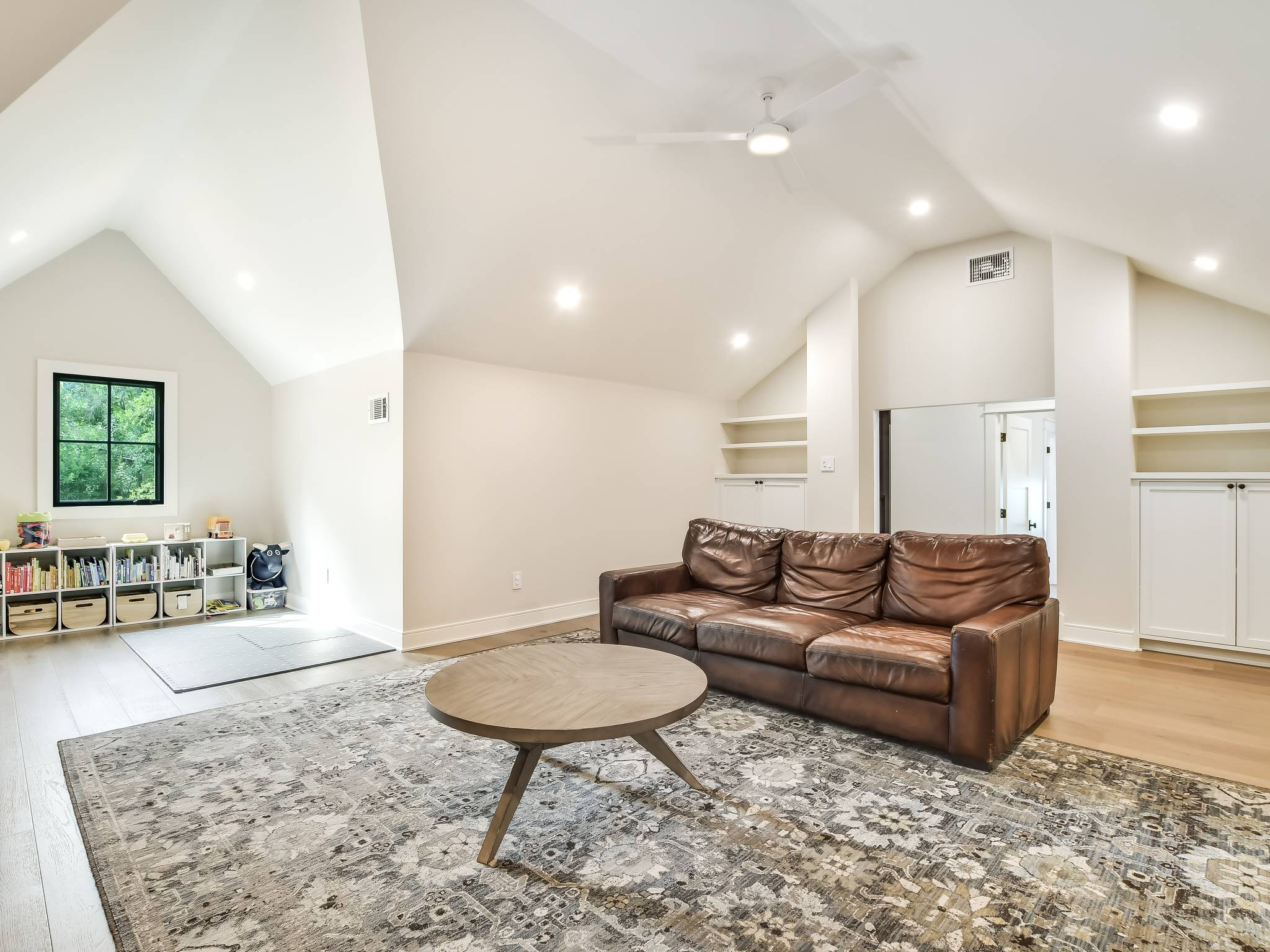 Oro House - Image 25