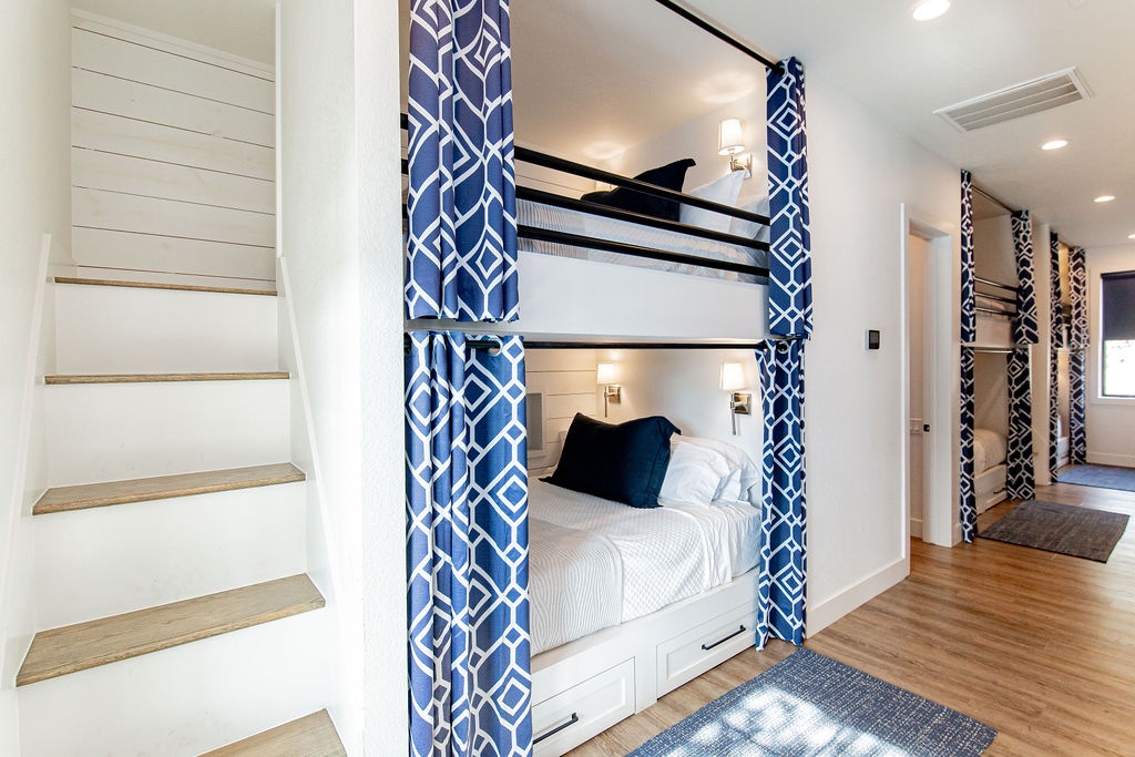 Sundown Manor - Image 61