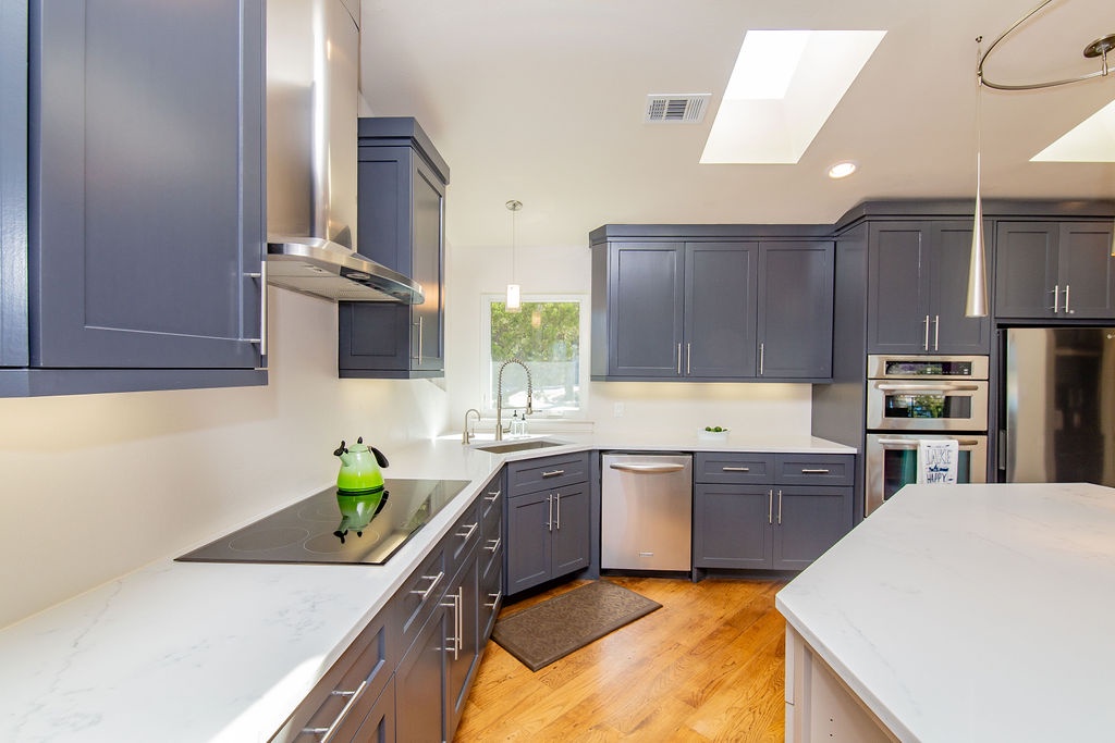 Lakeshore Place - Image 10