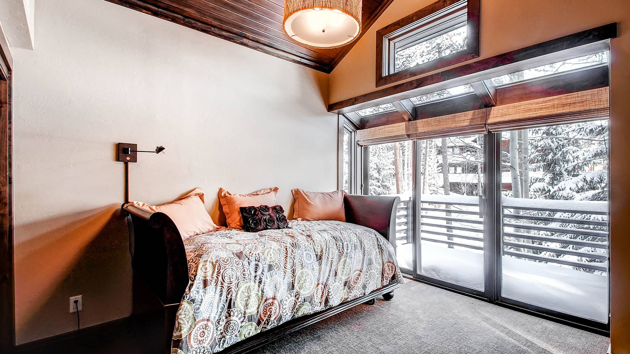 Amber Manor - Image 19