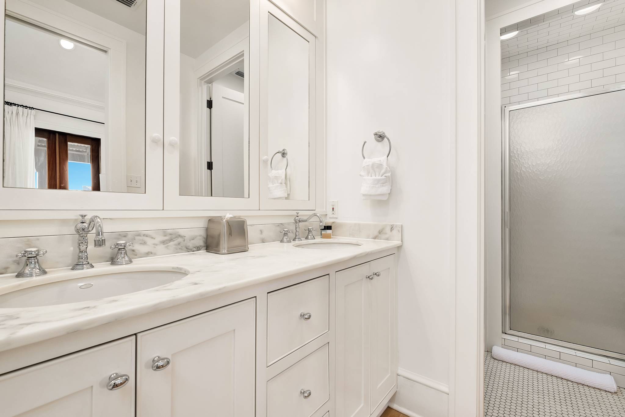 Koi House - Image 14