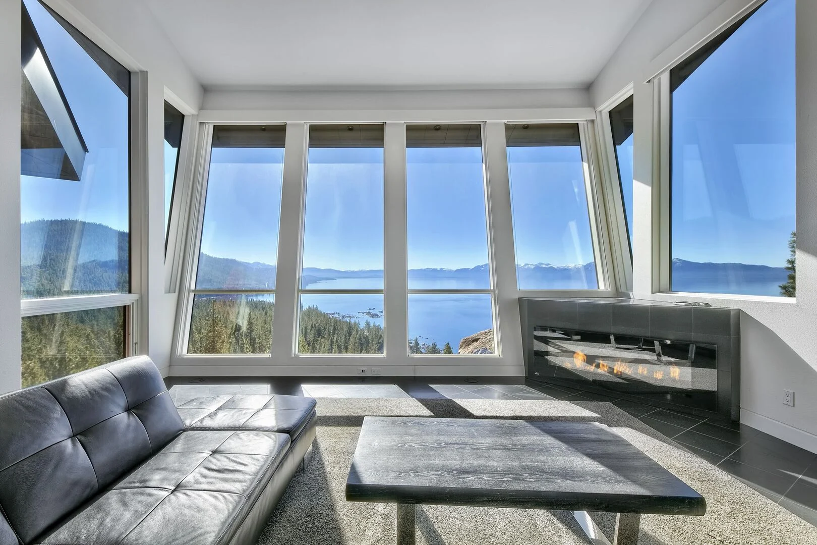 Point Place Home - Image 2