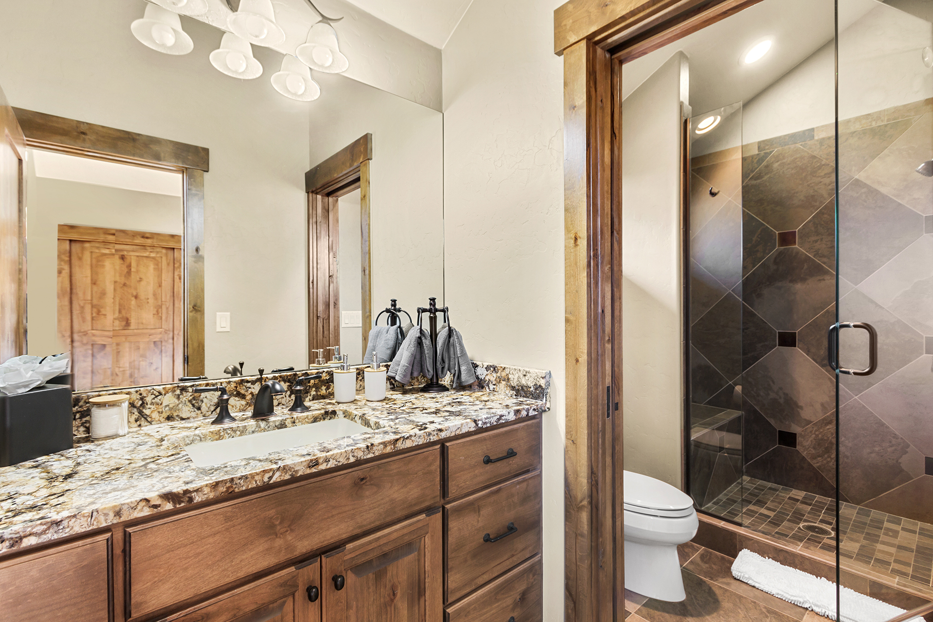 Twin Peaks Lodge - Image 34