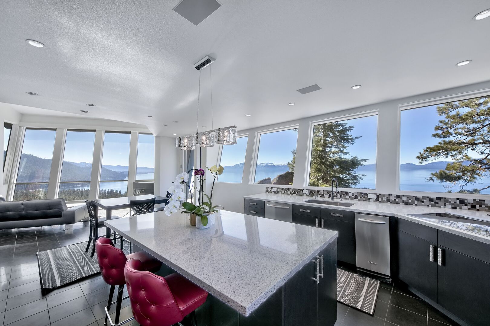 Point Place Home - Image 11