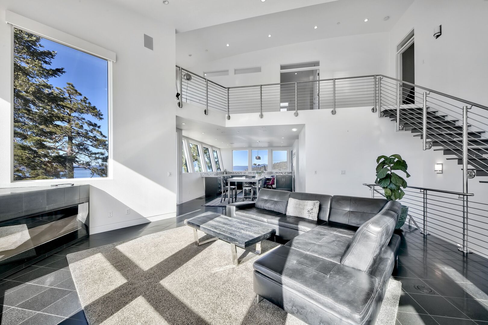 Point Place Home - Image 6