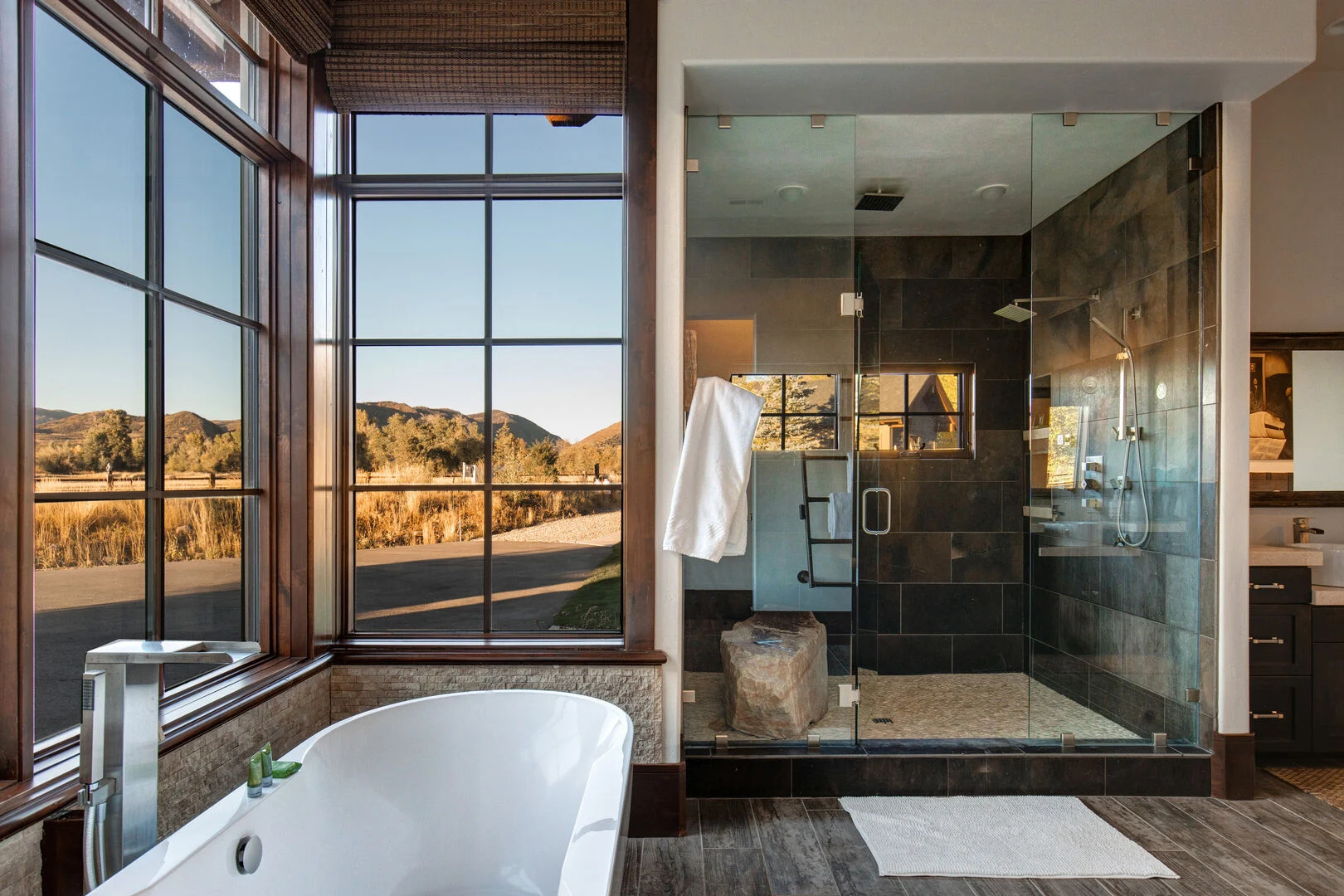 Empire Manor - Image 28