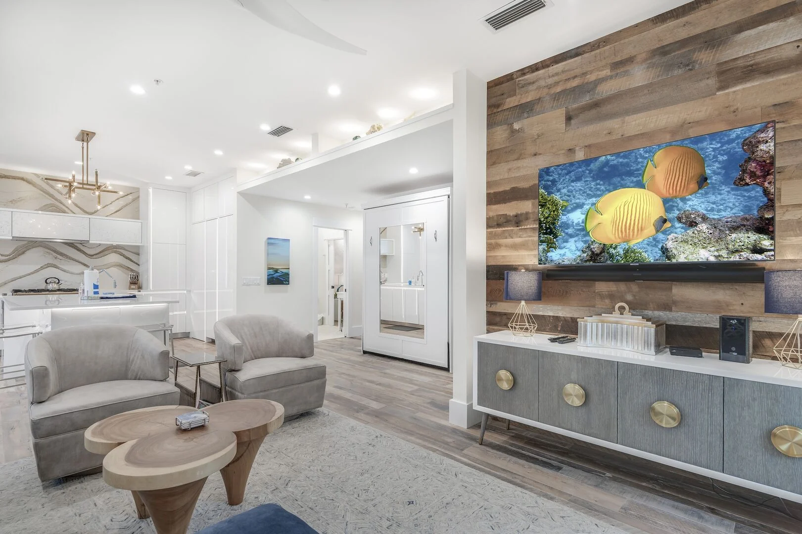 Main Street Condo - Image 11