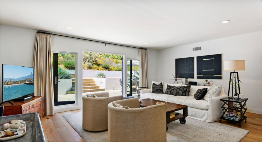 Hendry's Home - Image 2