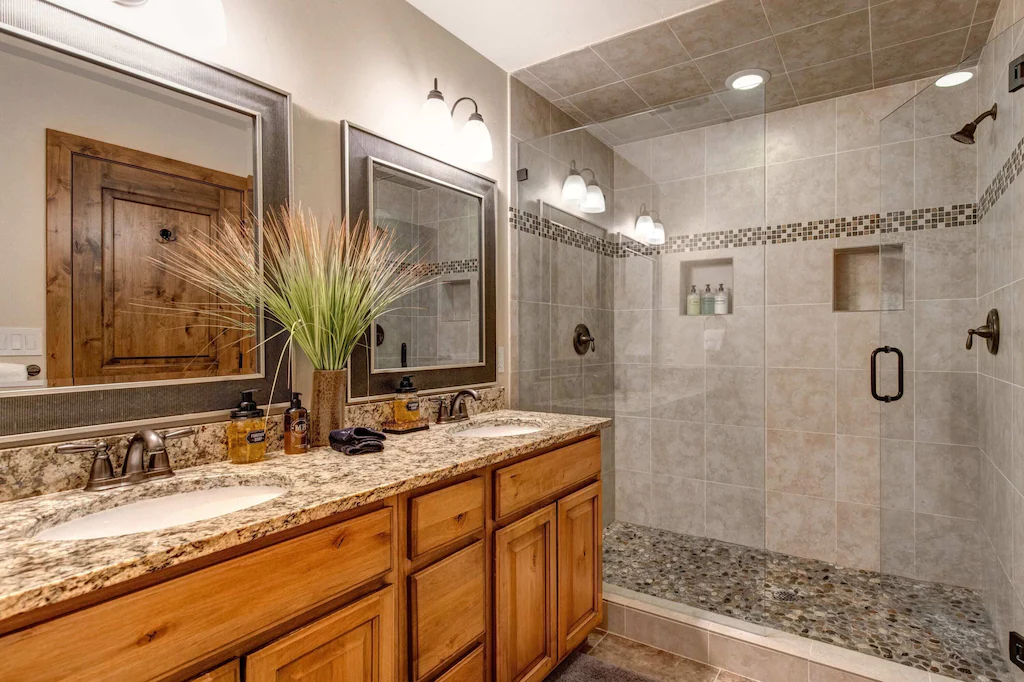 Warnick Manor - Image 30