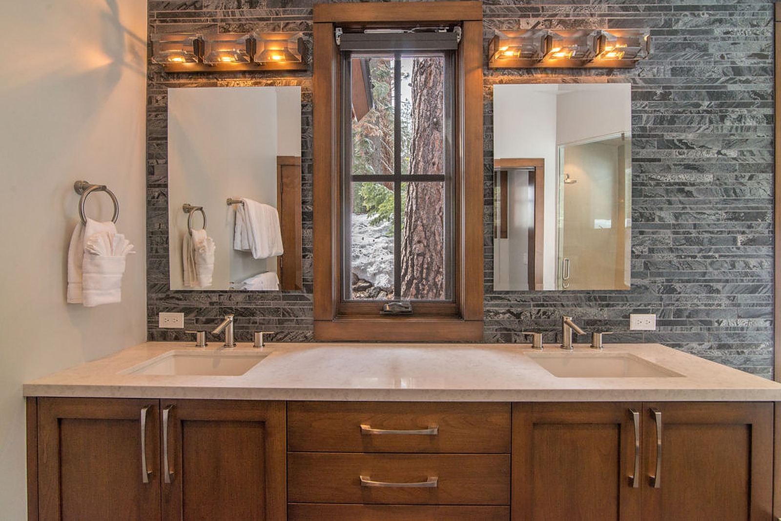 Pine House - Image 18