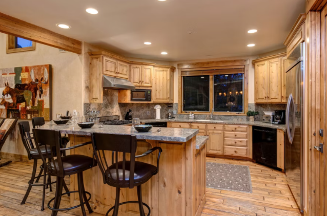 Edge Home - Image 10