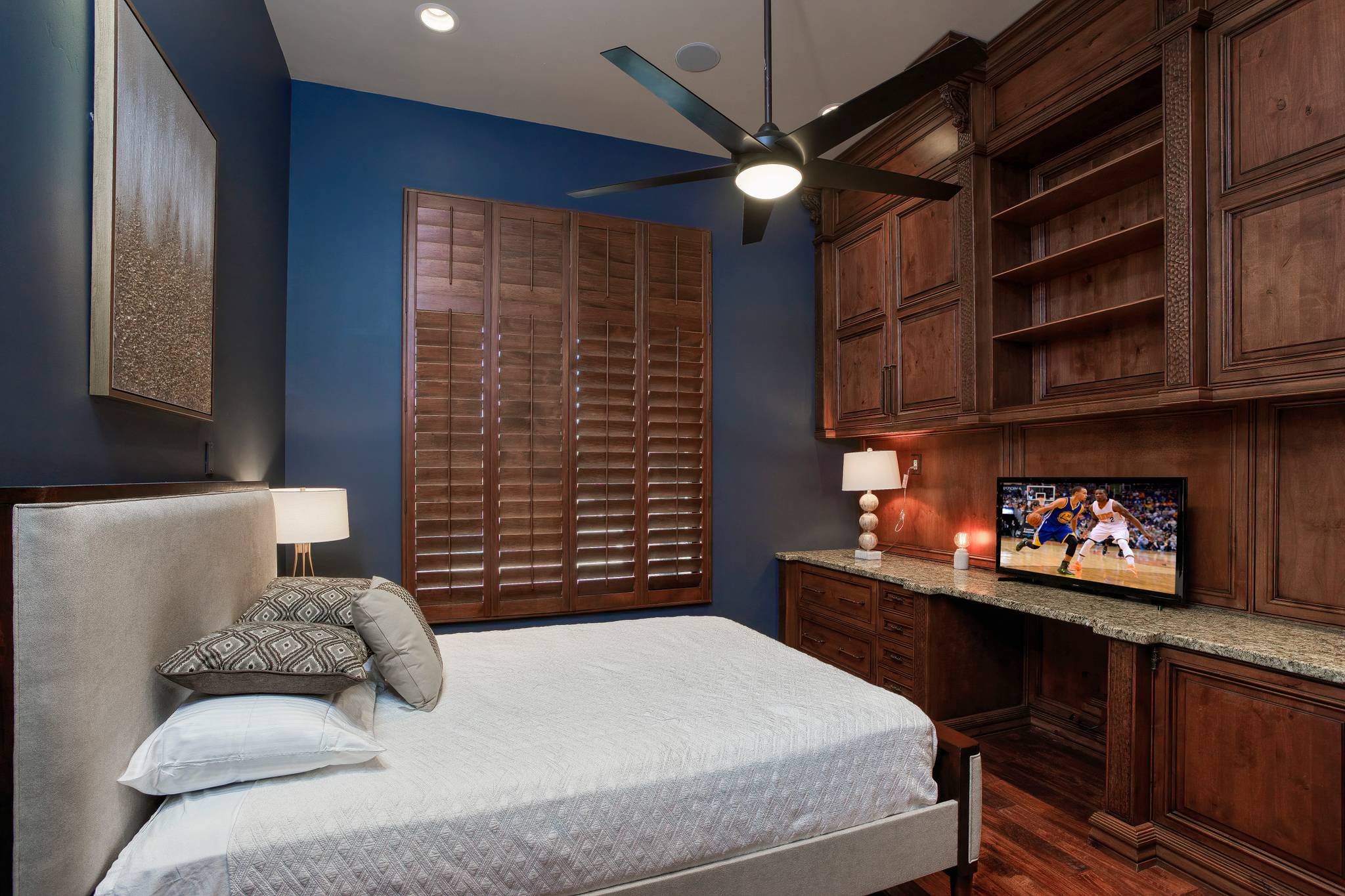 Pinnacle Vista Manor - Image 18