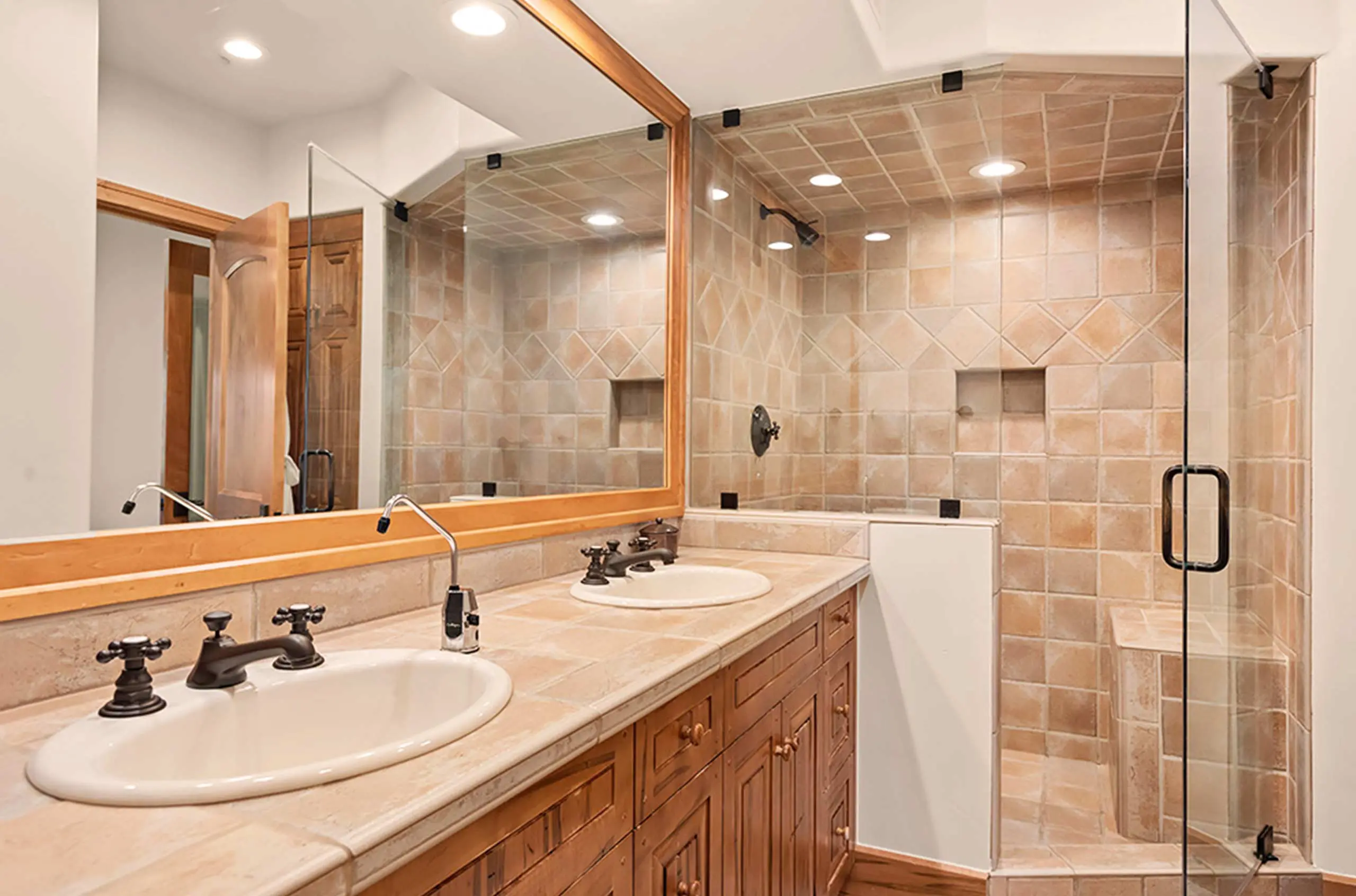 Elk Track Villa - Image 25