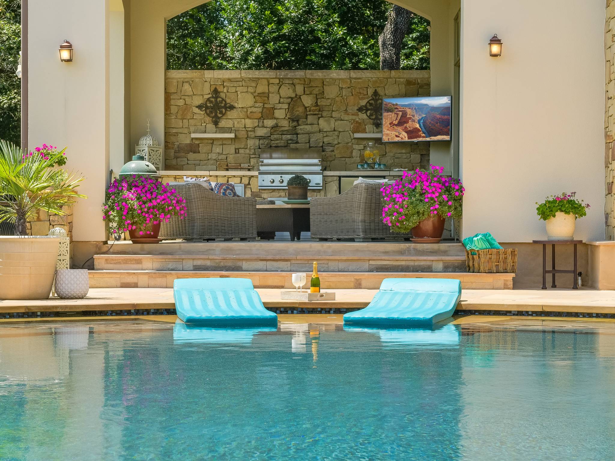 Rock Cedar House - Image 30