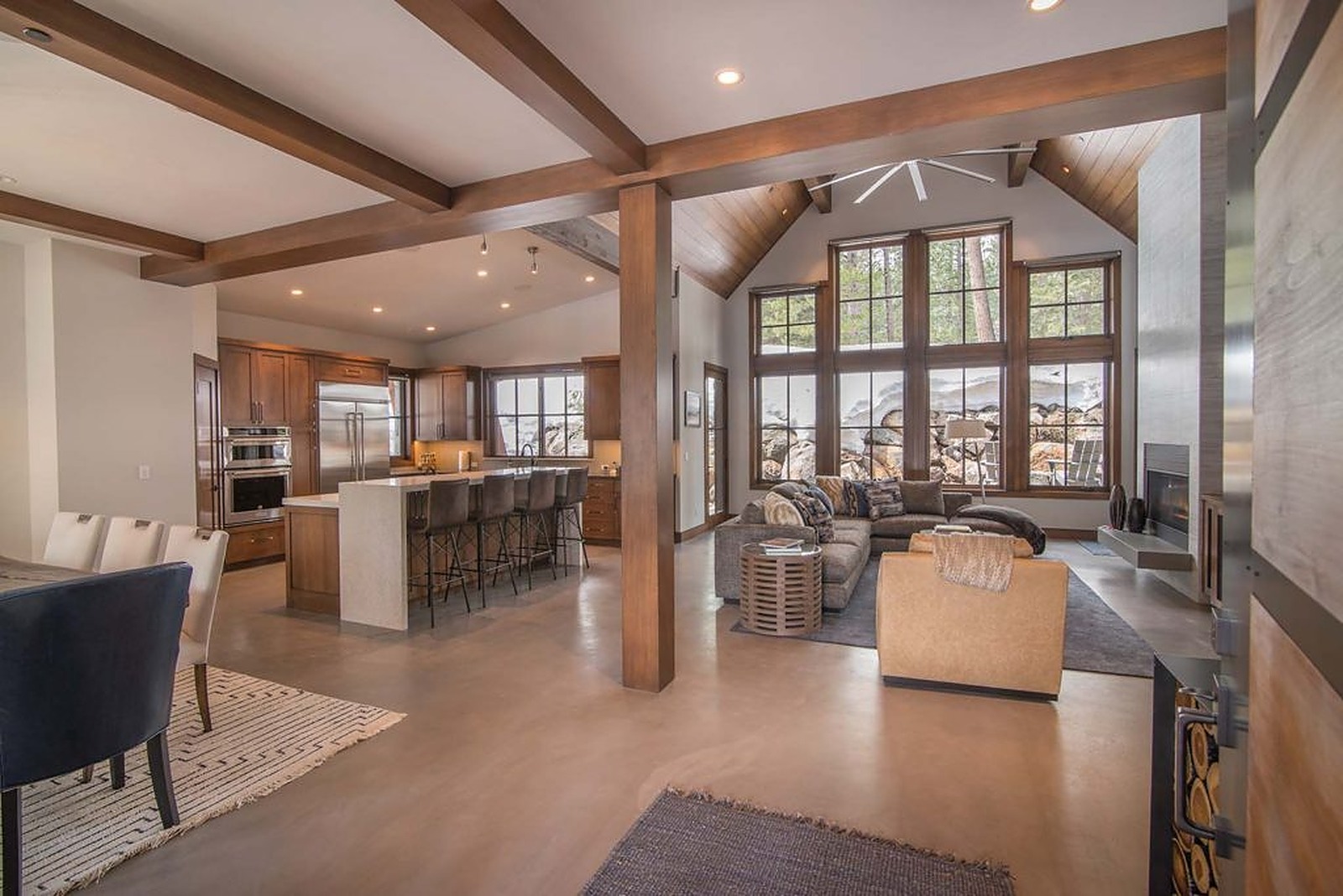 Pine House - Image 8