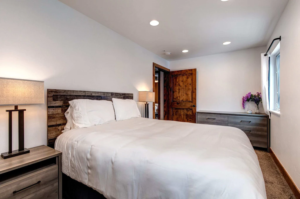 Warnick Manor - Image 34