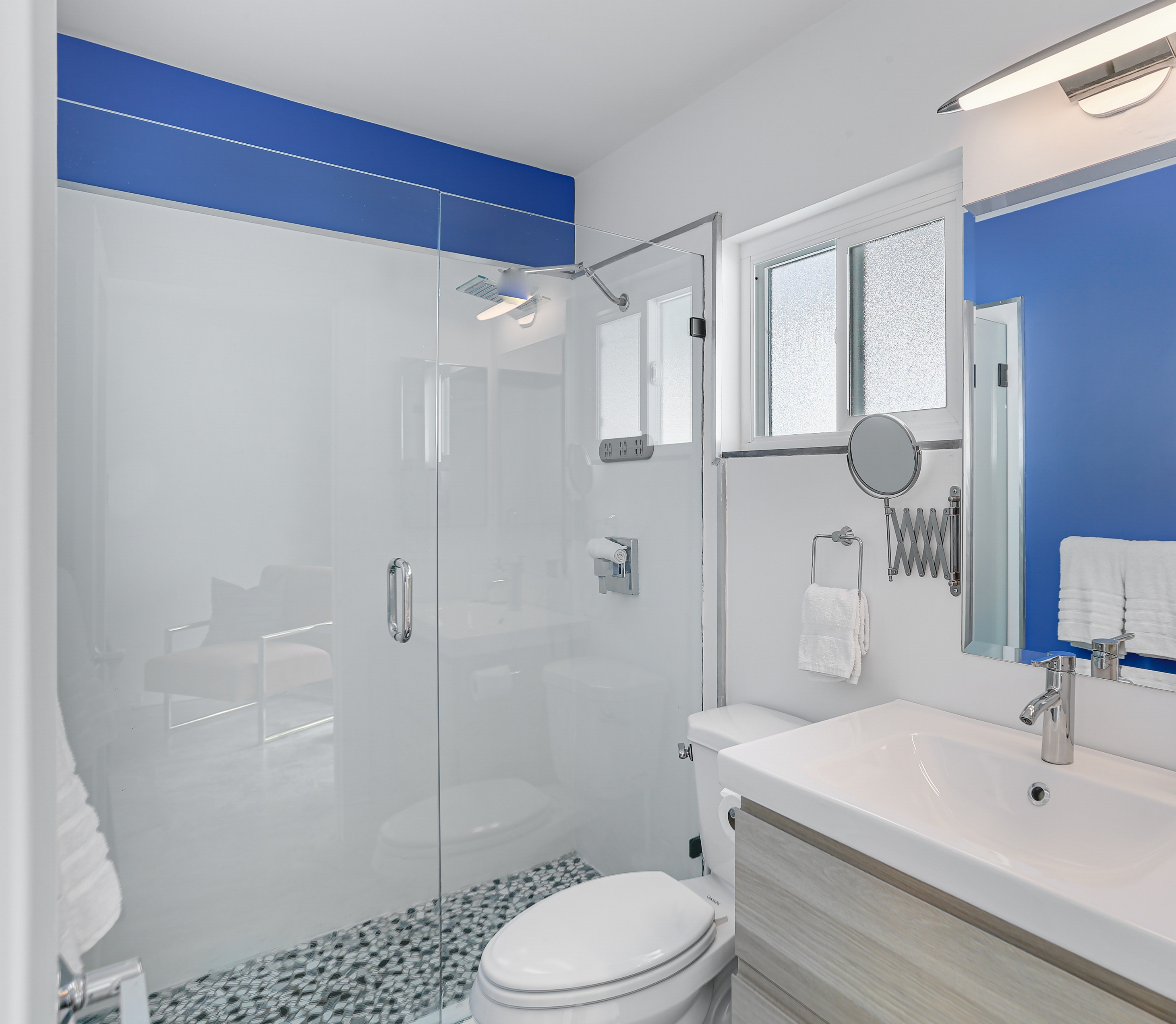 Lujo House - Image 17