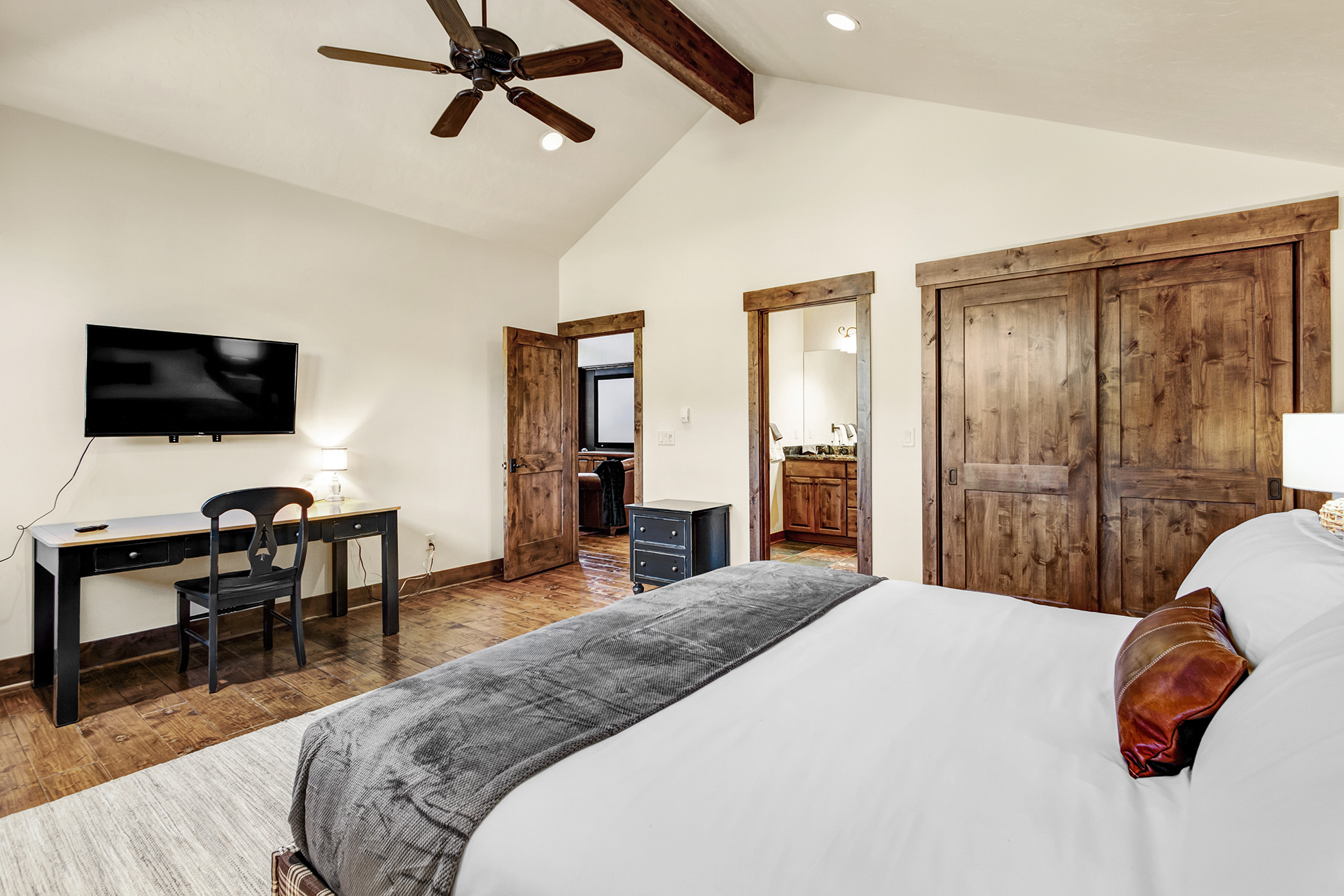 Twin Peaks Lodge - Image 30