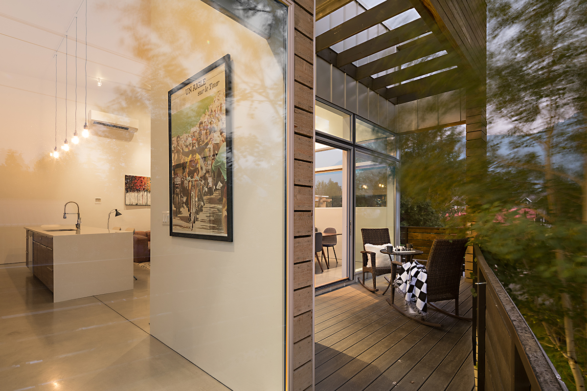 Yellow Mules Home - Image 16