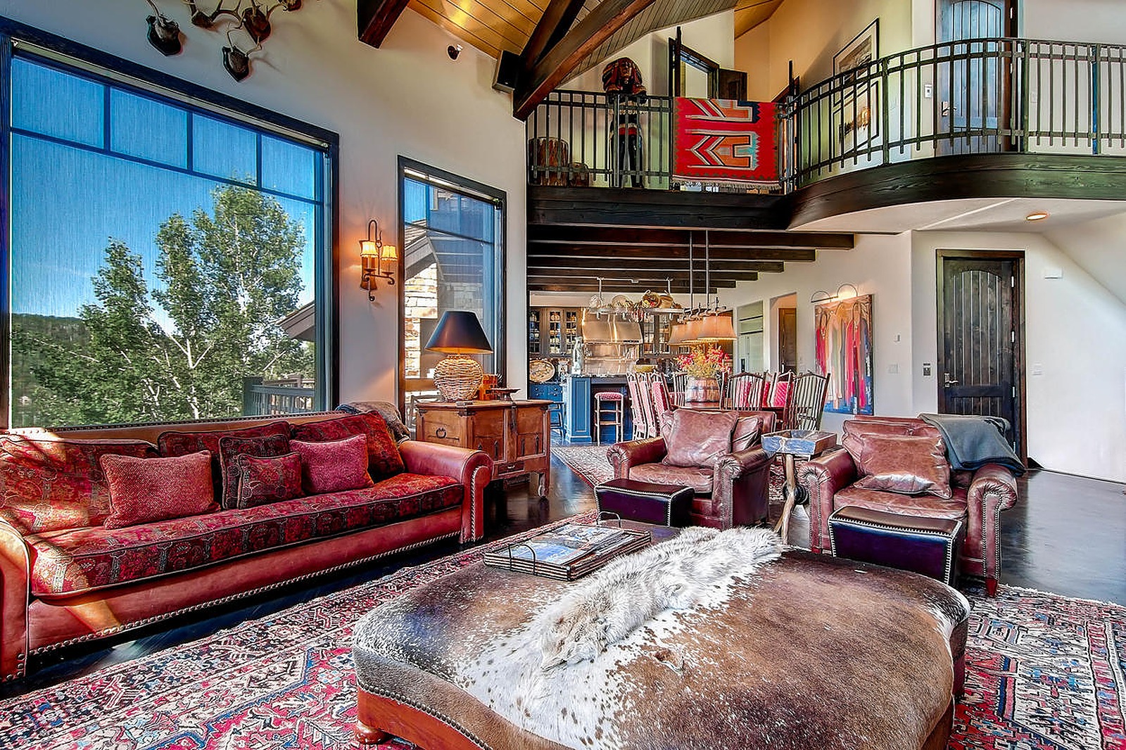 Country Club Manor - Image 5