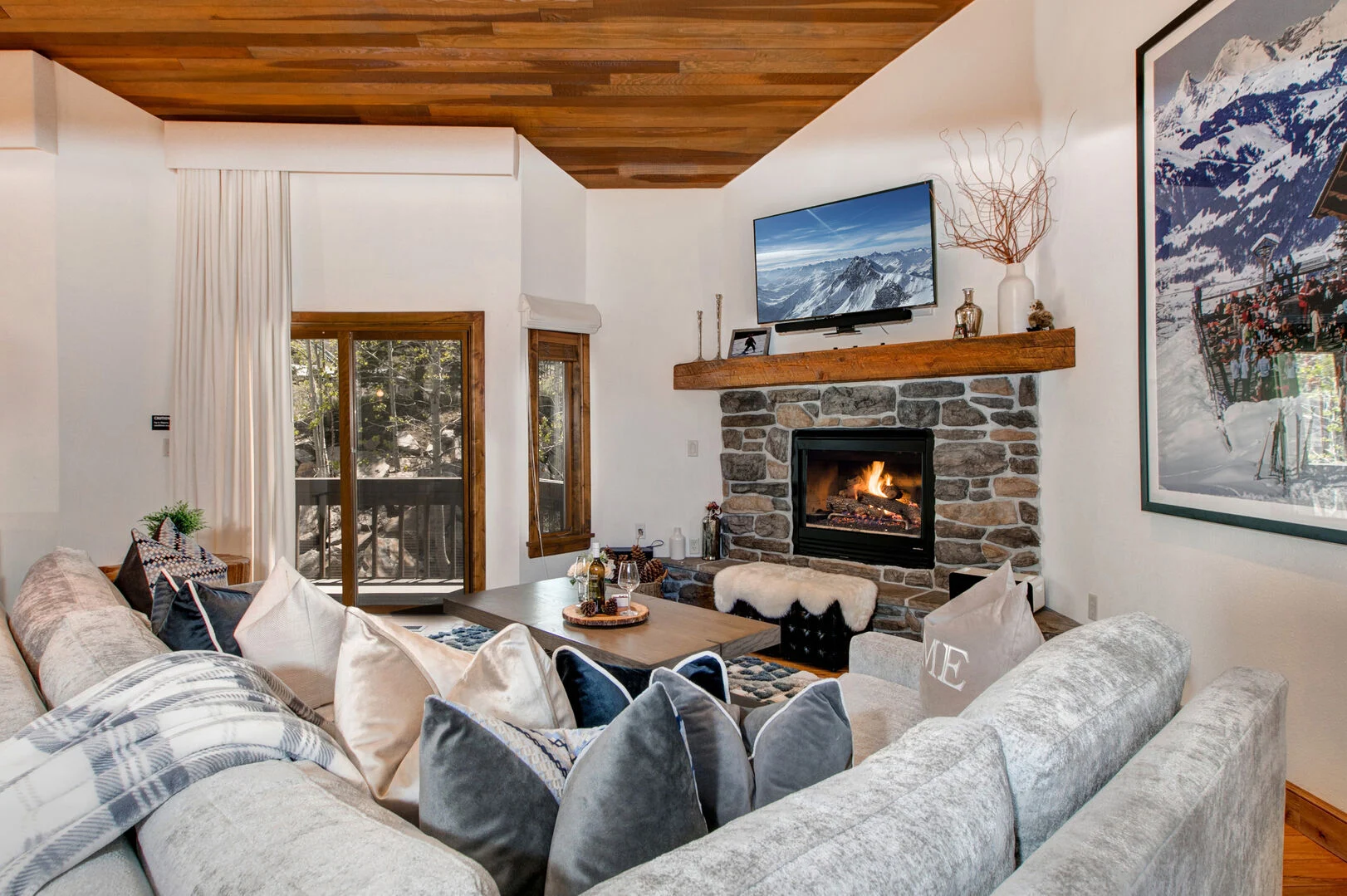 Lakeside Home - Image 3