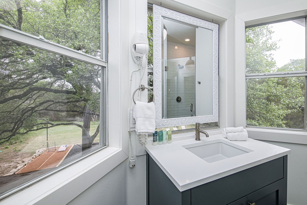 Hideaway Manor - Image 22