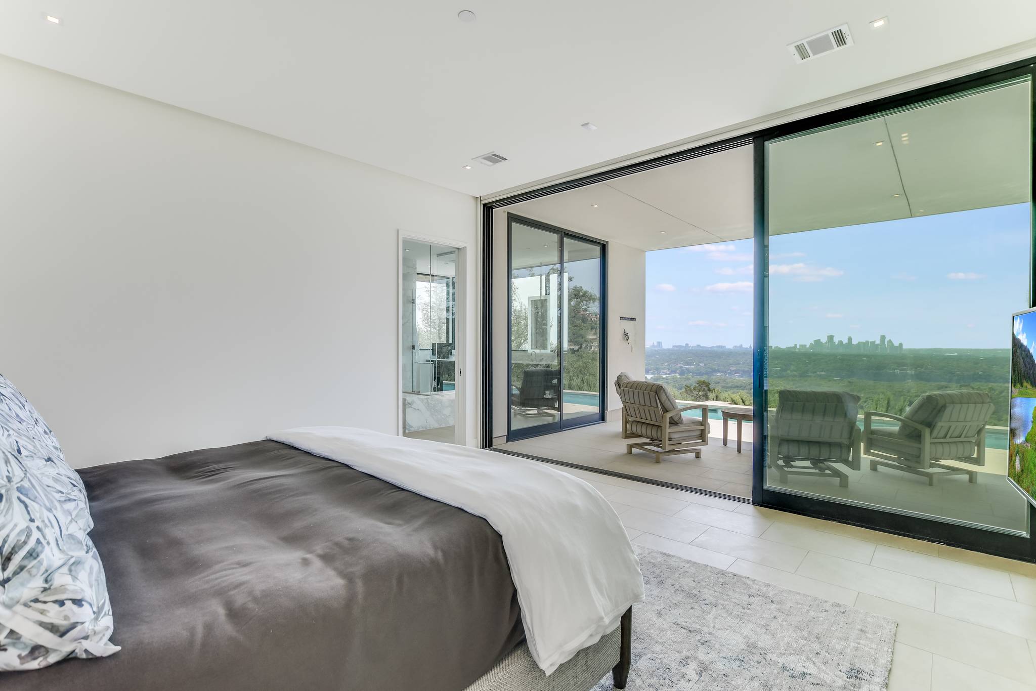 Leon Home - Image 22