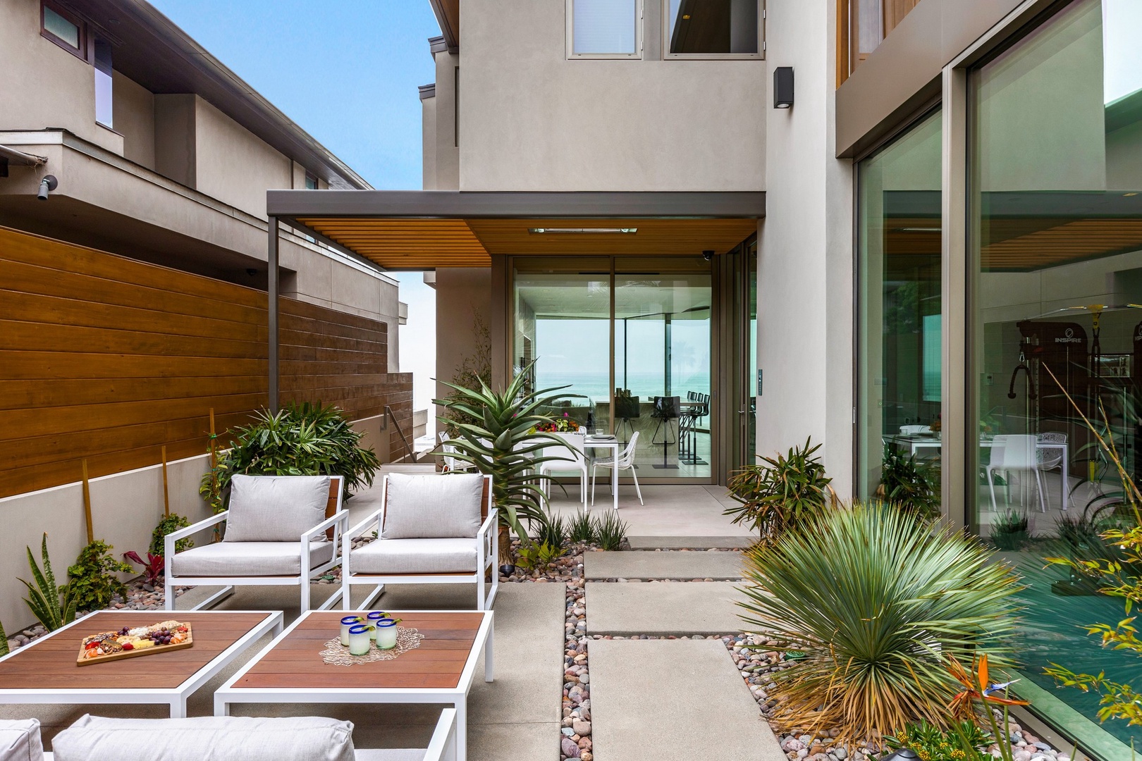 Blue Sapphire House - Image 28