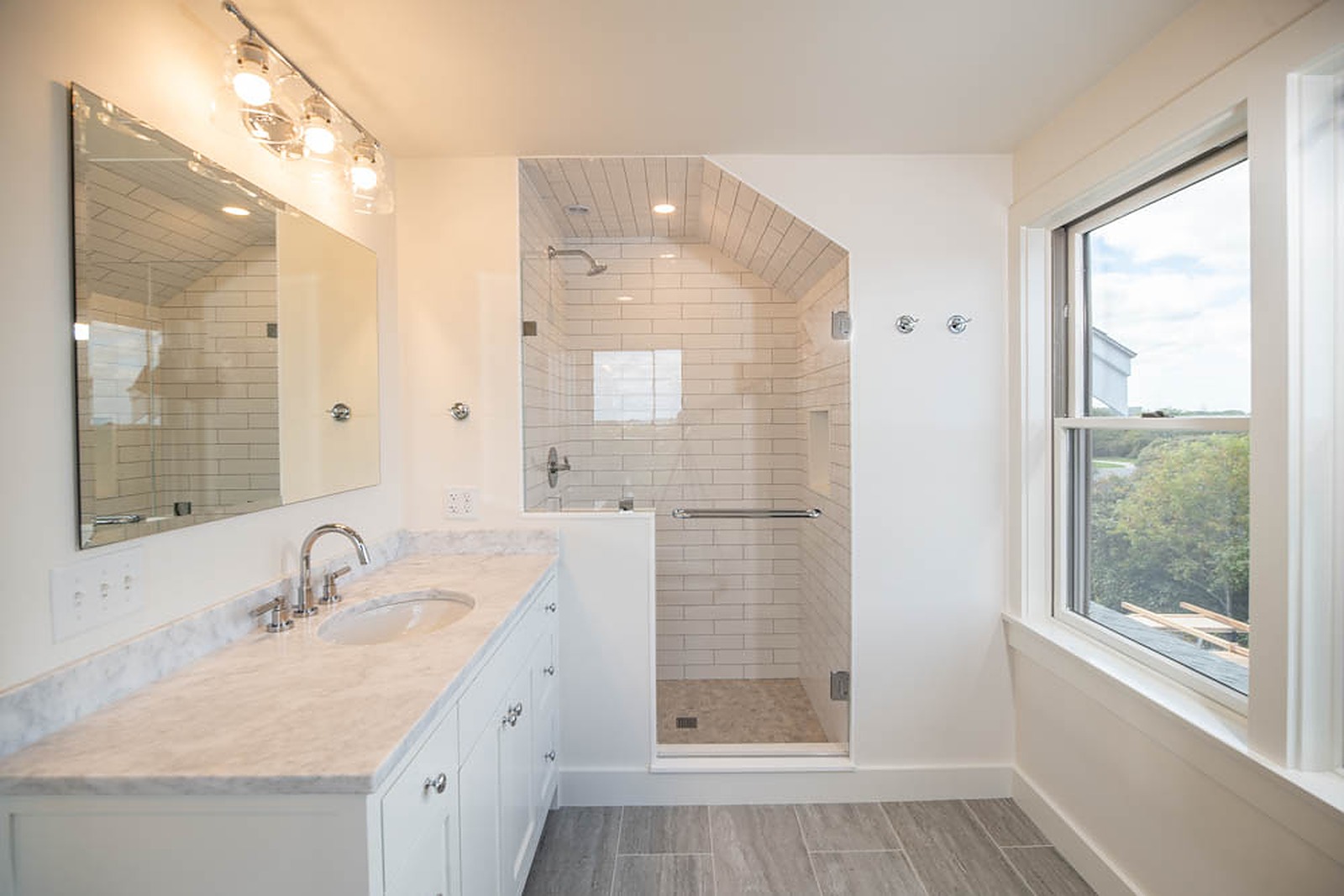 Nevers House - Image 19