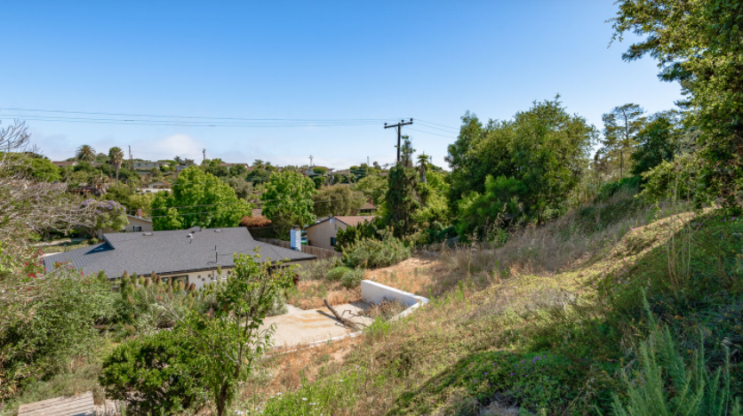 Hendry's Home - Image 22