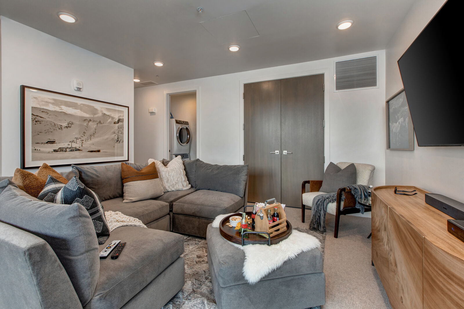 West House - Image 45