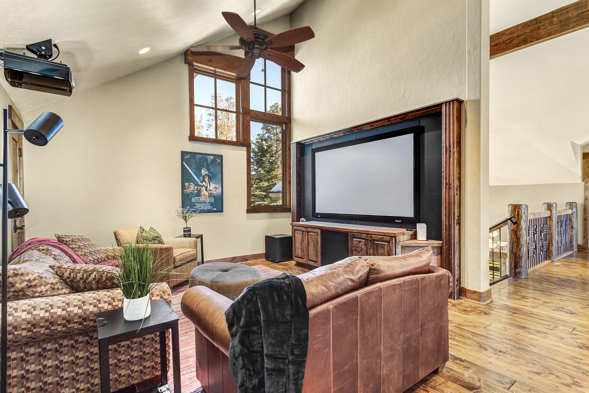 Twin Peaks Lodge - Image 17