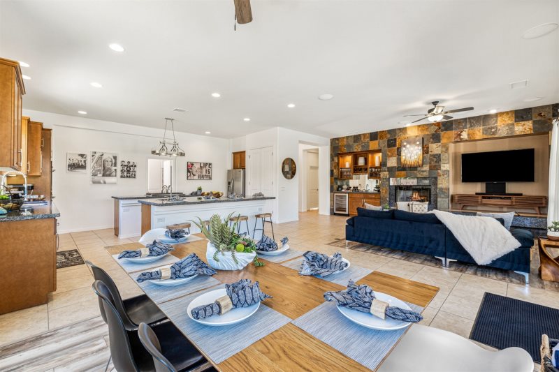 Josefina Villa - Image 7