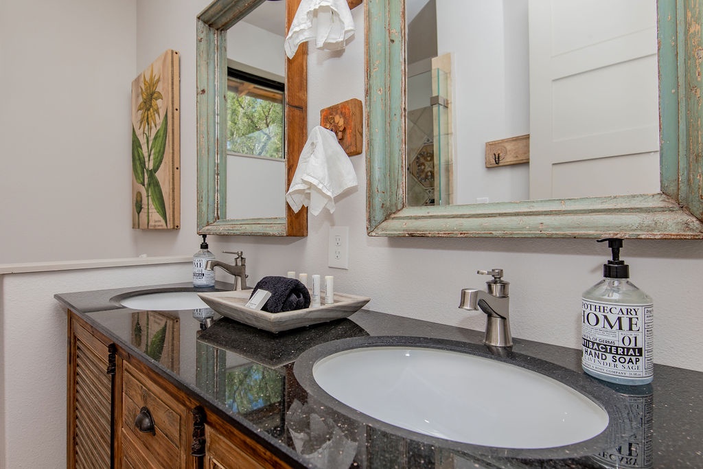 Live Oak Home - Image 24