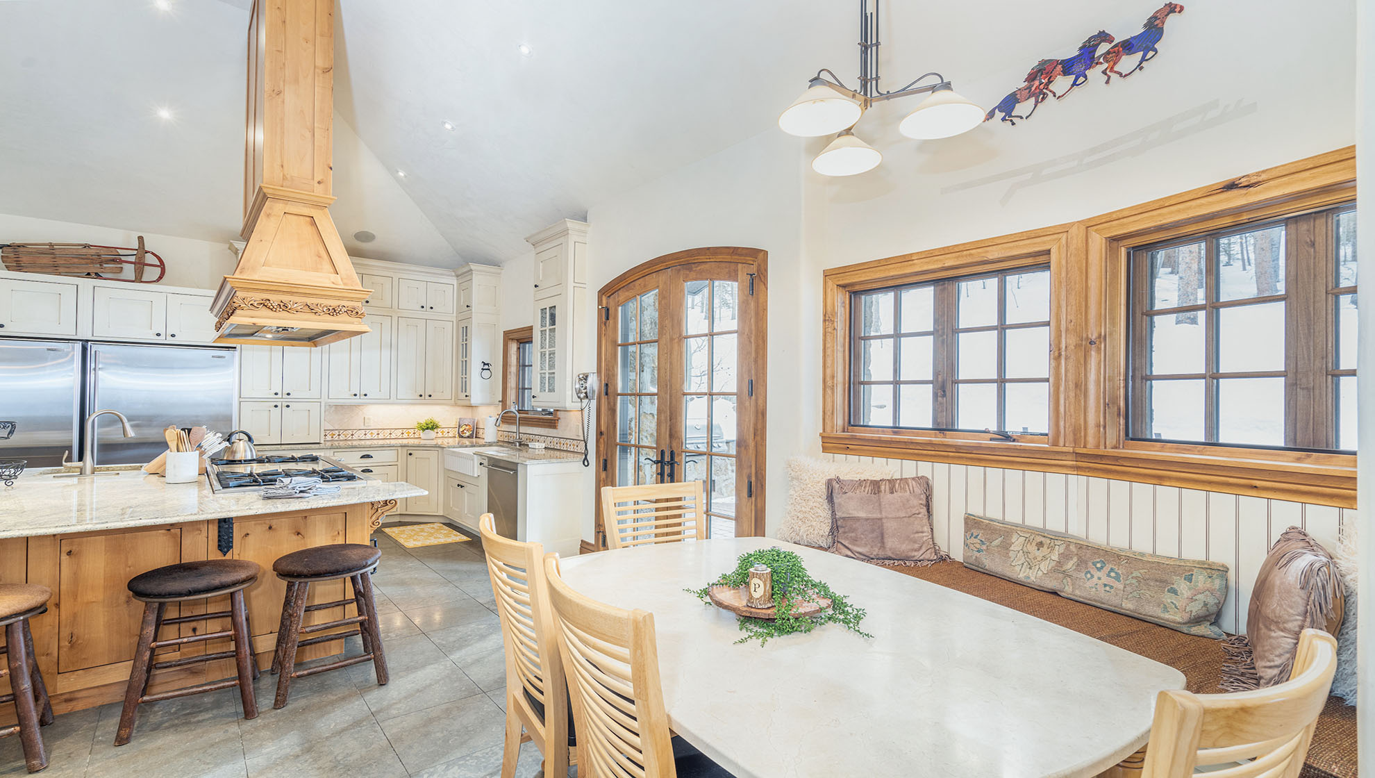 San Joaquin Manor - Image 8