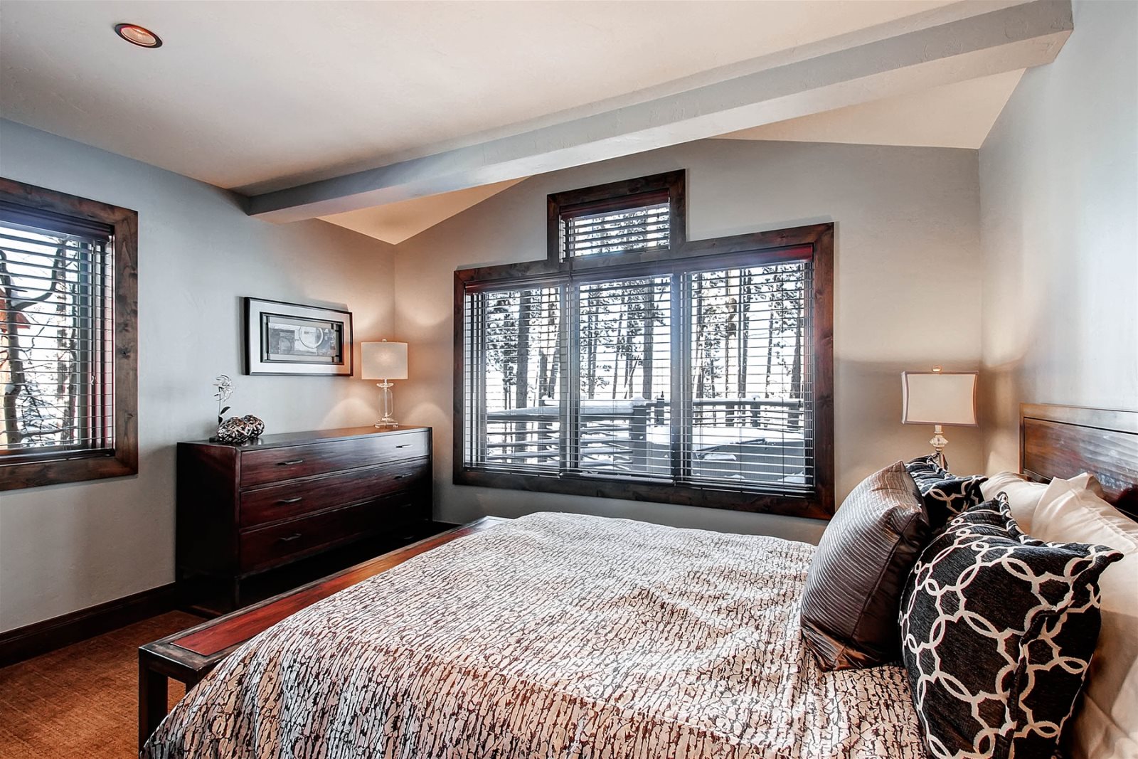 Amber Manor - Image 14