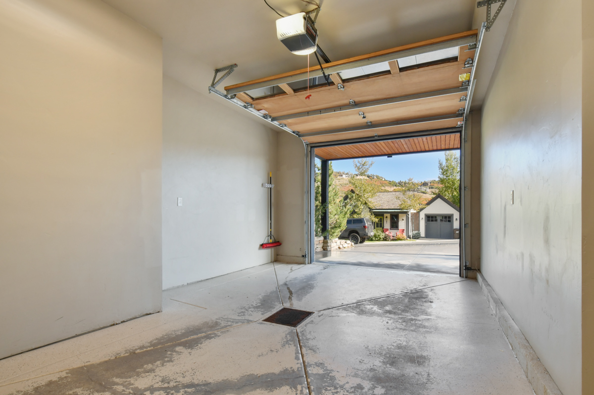 Red Wagon House - Image 52