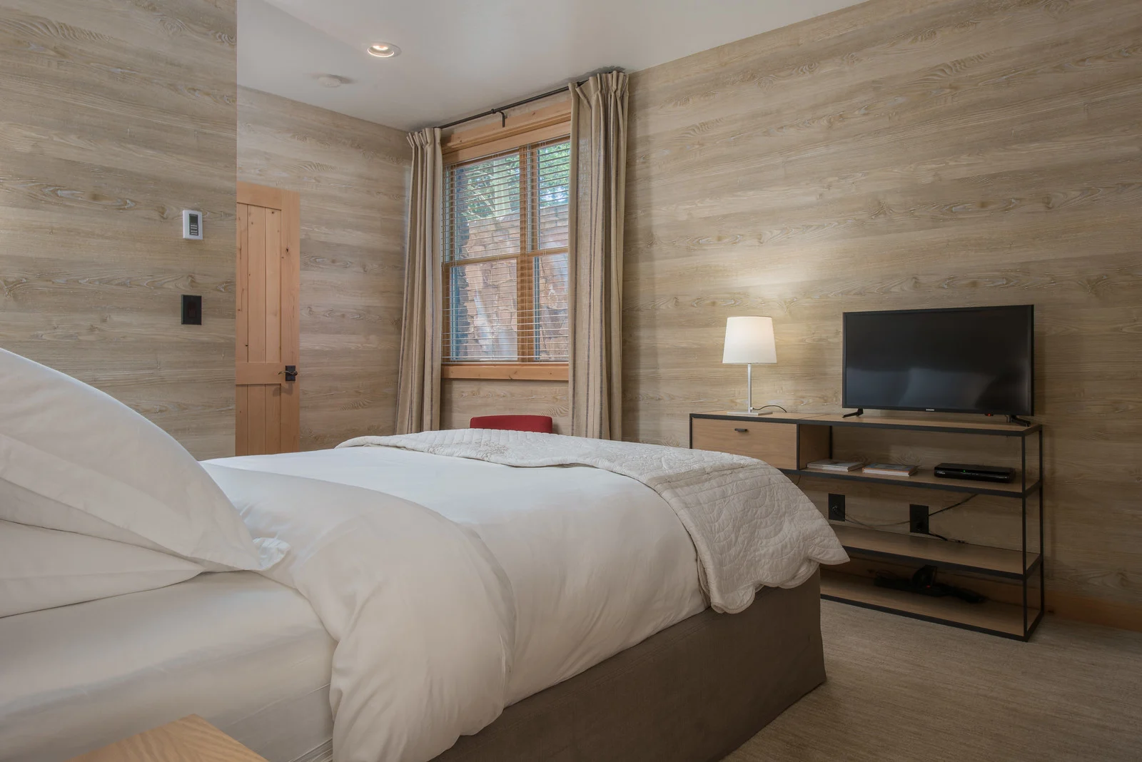 Redtail Home - Image 11